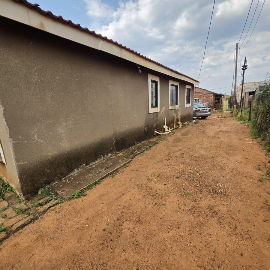 2 Bedroom Property for Sale in Ikageng North West
